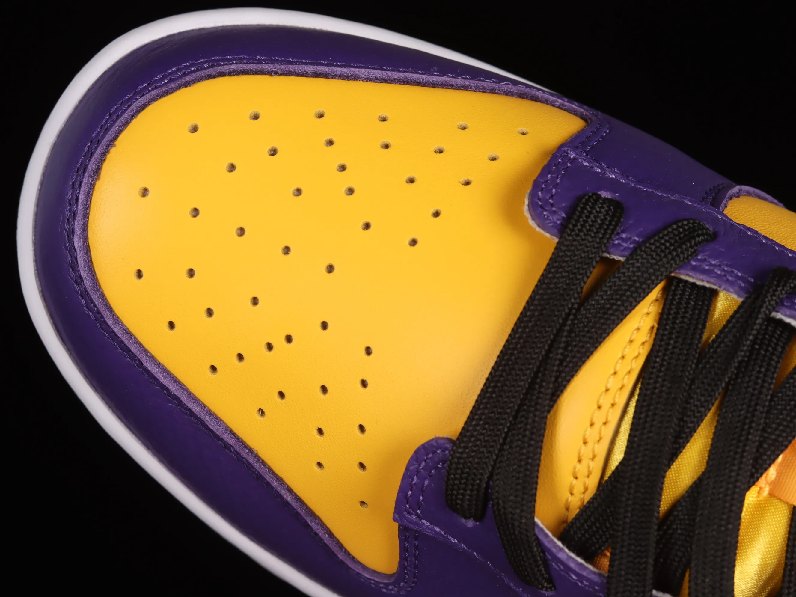 All categories Nk SB Dunk Series Nk SB Dunk Low low-top sneakers F version Nk Dunk Low Retro "Lisa Leslie" Los Angeles Purple and Gold Lakers SB low-top sports and leisure sneakers DO9581-500